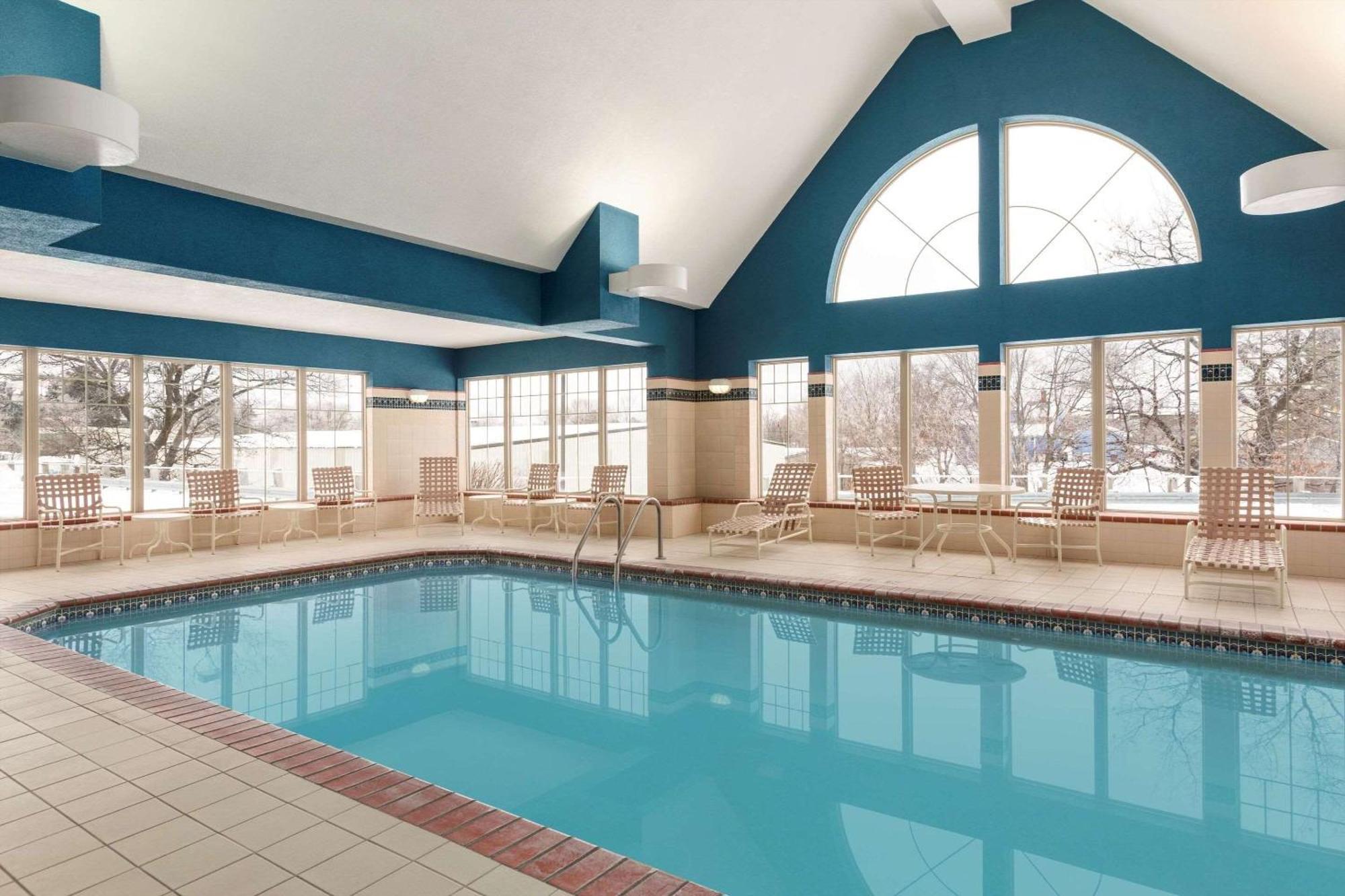 Country Inn & Suites By Radisson, Wausau, Wi Schofield Exteriér fotografie